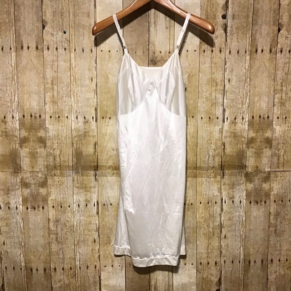 Vintage Sears‎ Cream Nylon Slip Sz 34